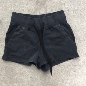 Lululemon women’s shorts size 2